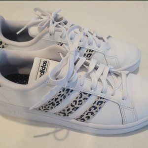 Adidas Womens grand court 9.5
